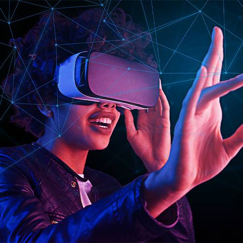 Iskustvo, devojka koristi VR naocare