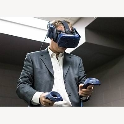 HTC Vive Cosmos VR naocare